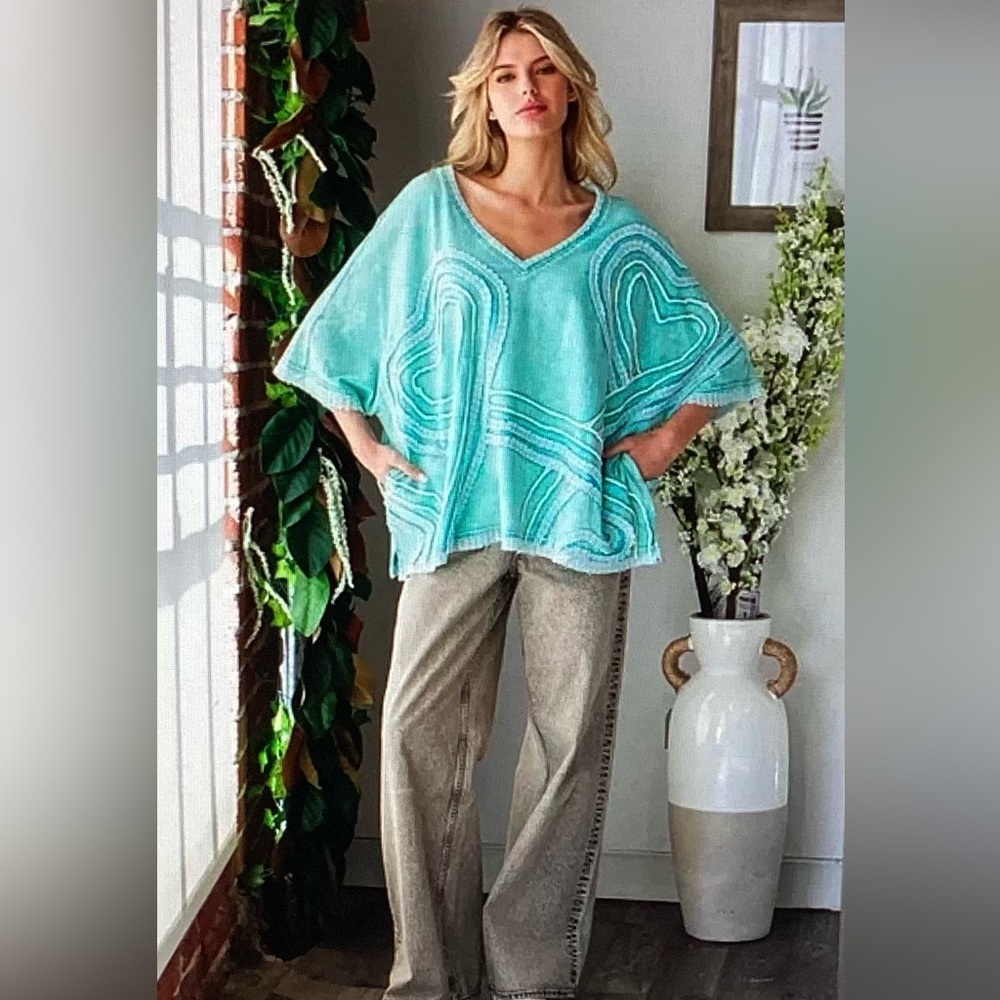 Oli & Hali Turquoise V-Neck Connective Hearts Top - Picture 4 of 7